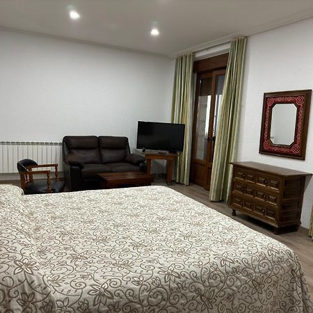 Hostal Aribel Longinos Серседиля Екстериор снимка
