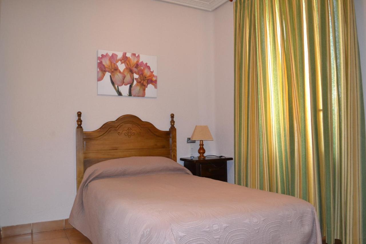 Hostal Aribel Longinos Серседиля Екстериор снимка