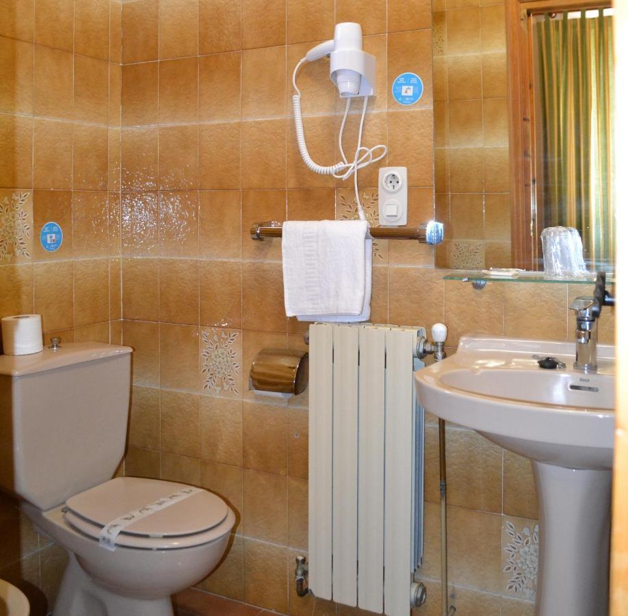 Hostal Aribel Longinos Серседиля Екстериор снимка