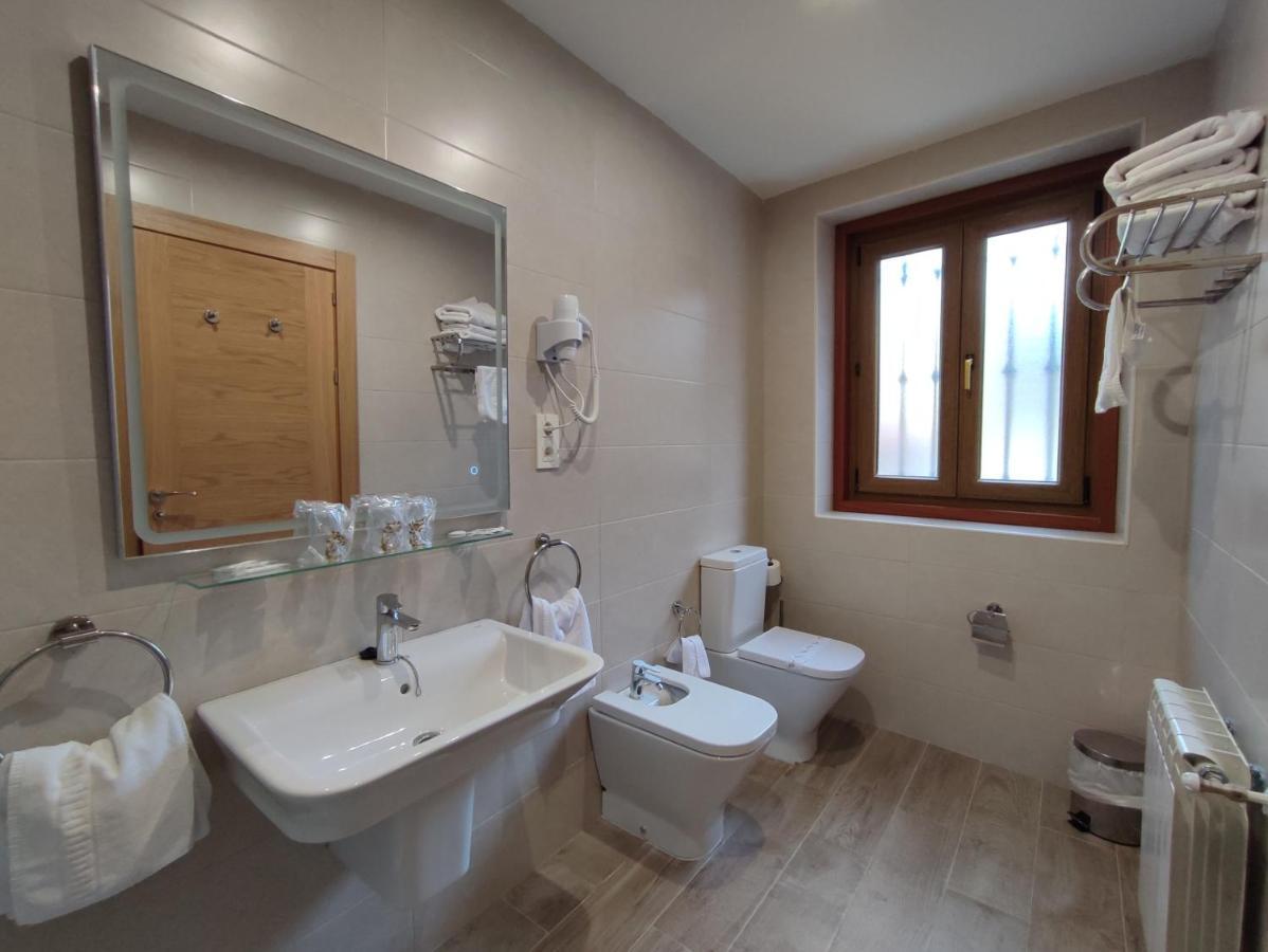 Hostal Aribel Longinos Серседиля Екстериор снимка