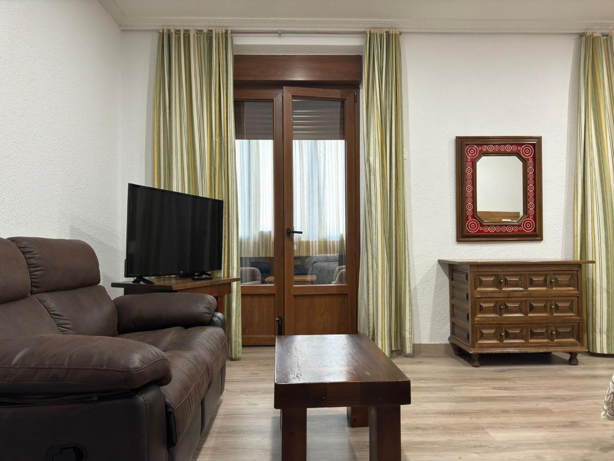 Hostal Aribel Longinos Серседиля Екстериор снимка