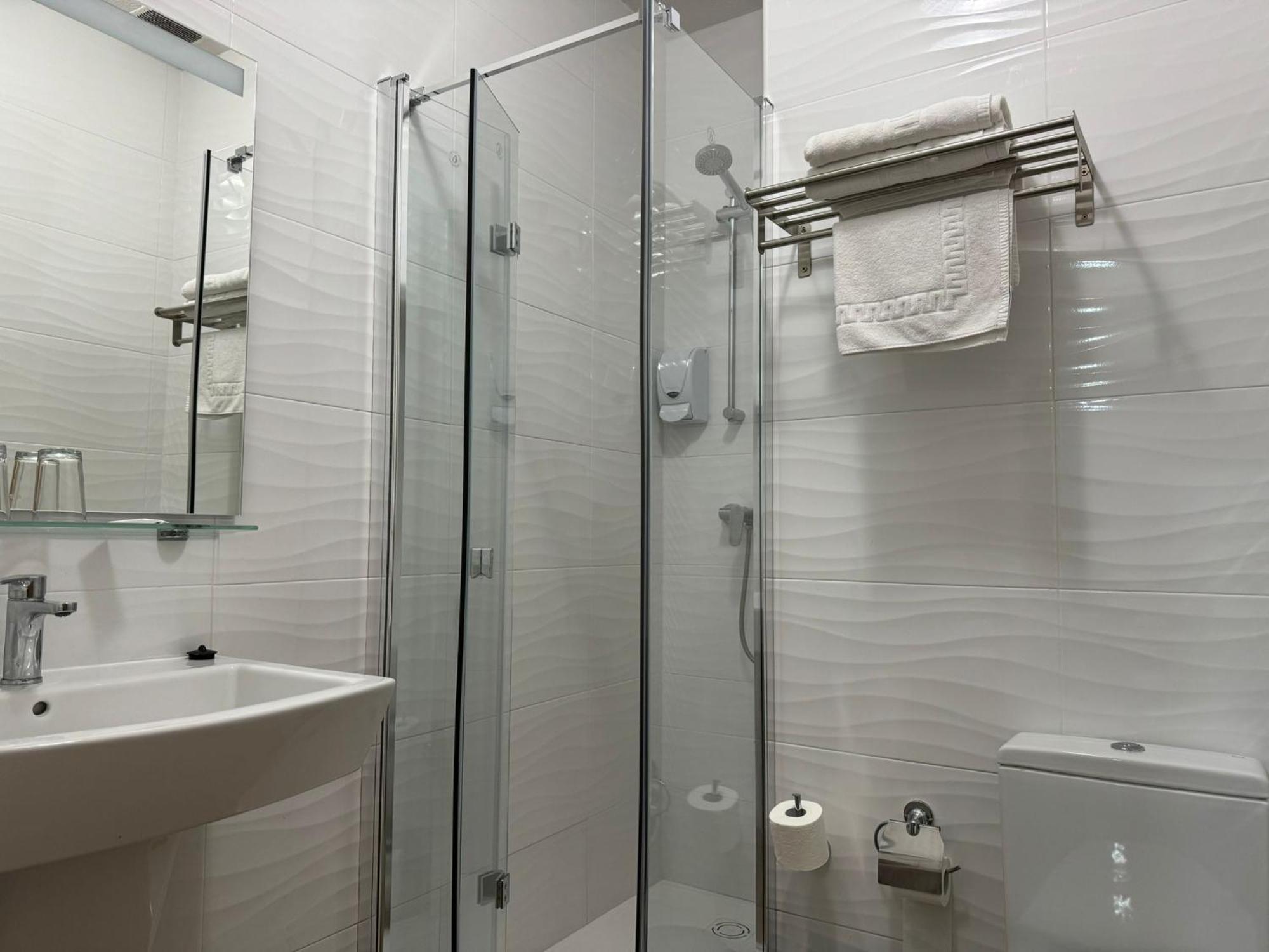 Hostal Aribel Longinos Серседиля Екстериор снимка