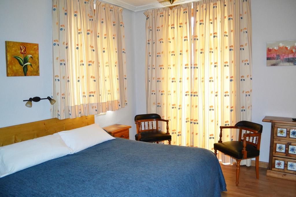 Hostal Aribel Longinos Серседиля Екстериор снимка