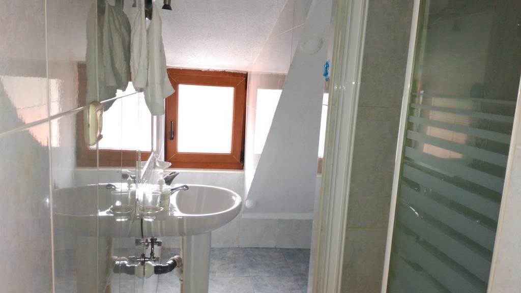 Hostal Aribel Longinos Серседиля Екстериор снимка